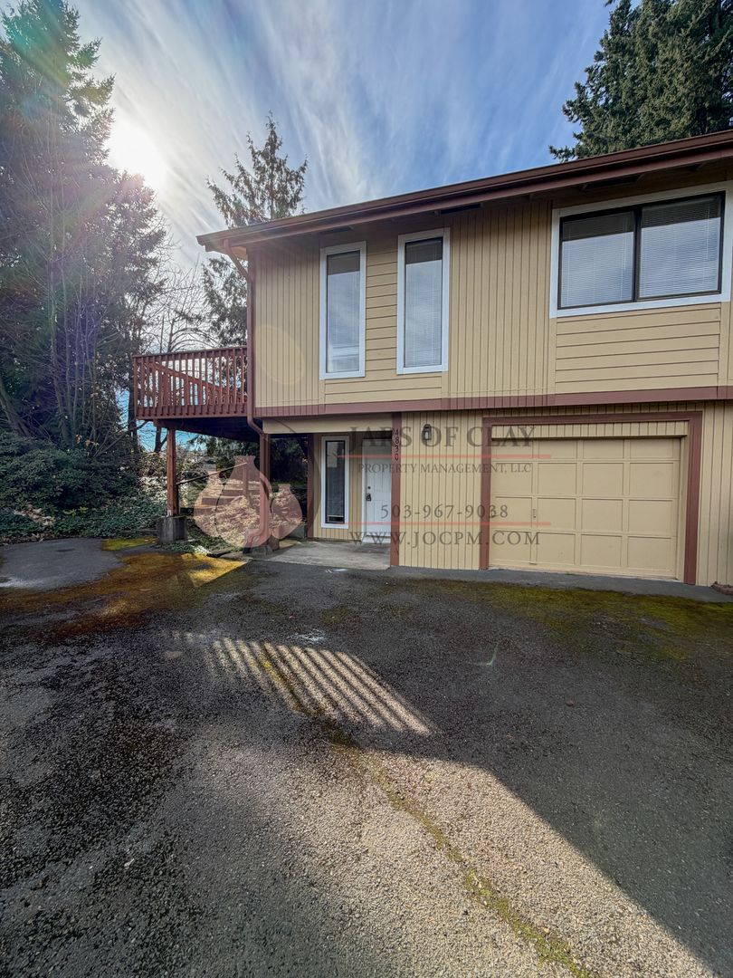 Salem Apartment: 4830-4836 Talisman Ct S