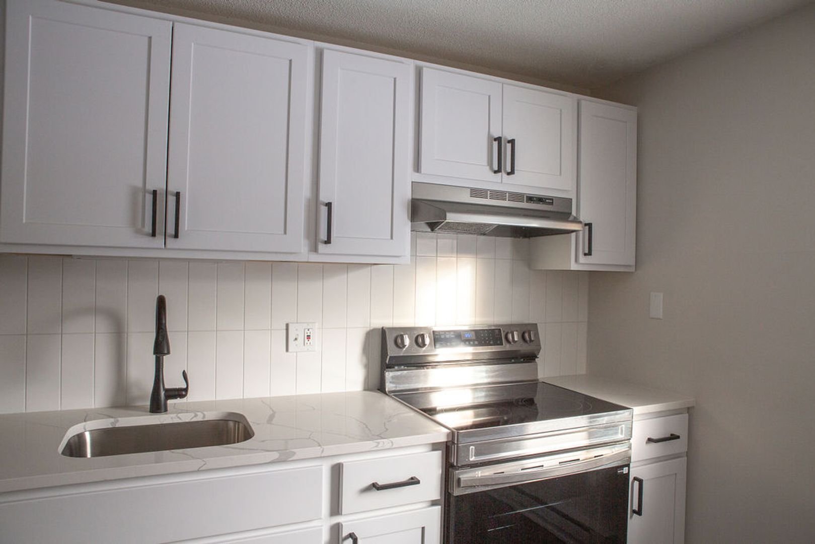 Boscawen Apartment: 180 N Main St