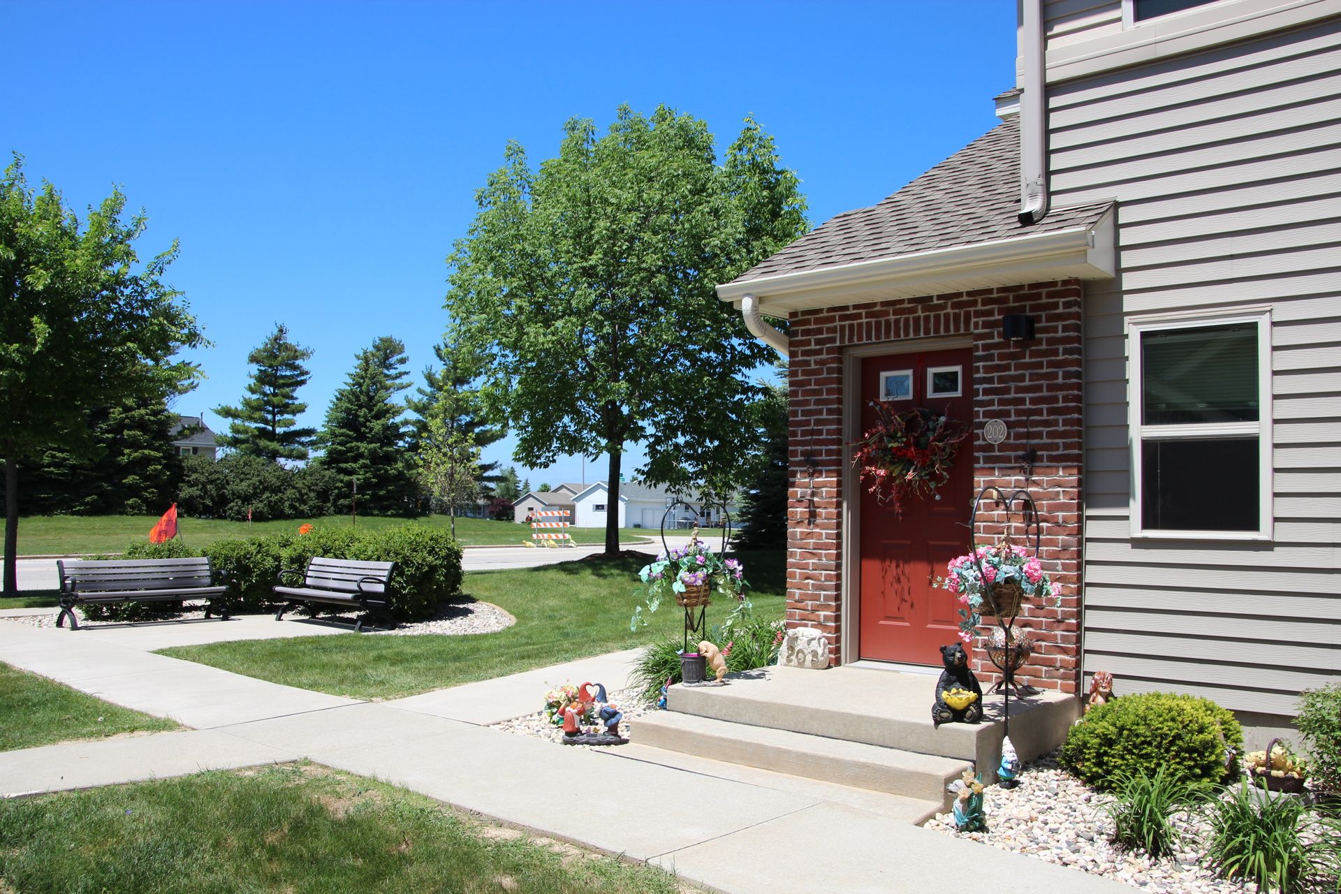 West Bend Apartment: 1421 Gatewood Drive