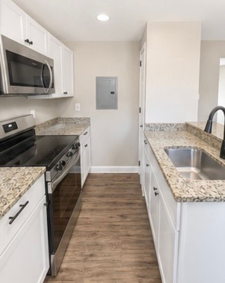 Kingston Apartment: 111 Main St