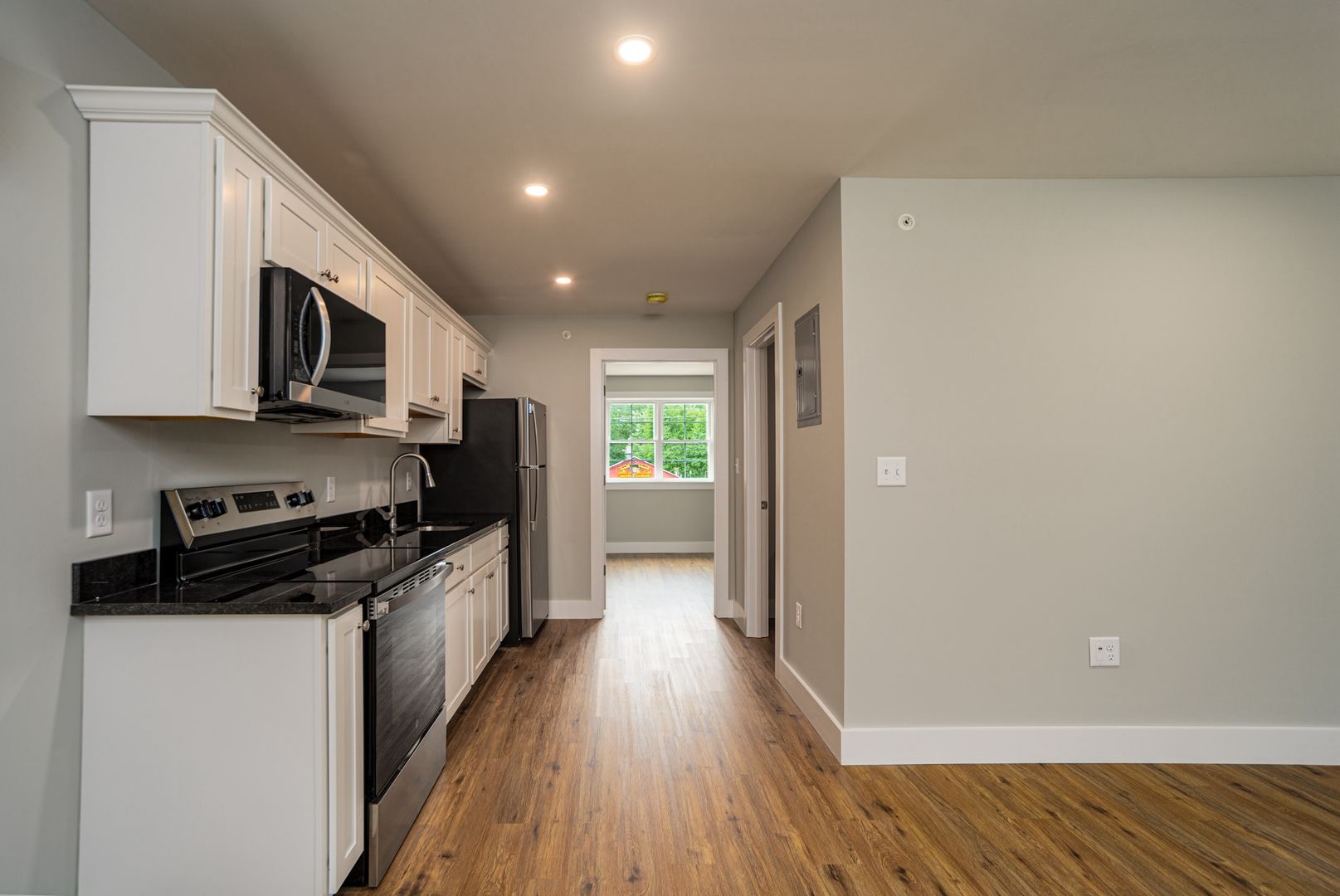 Boscawen Apartment: 145 King St