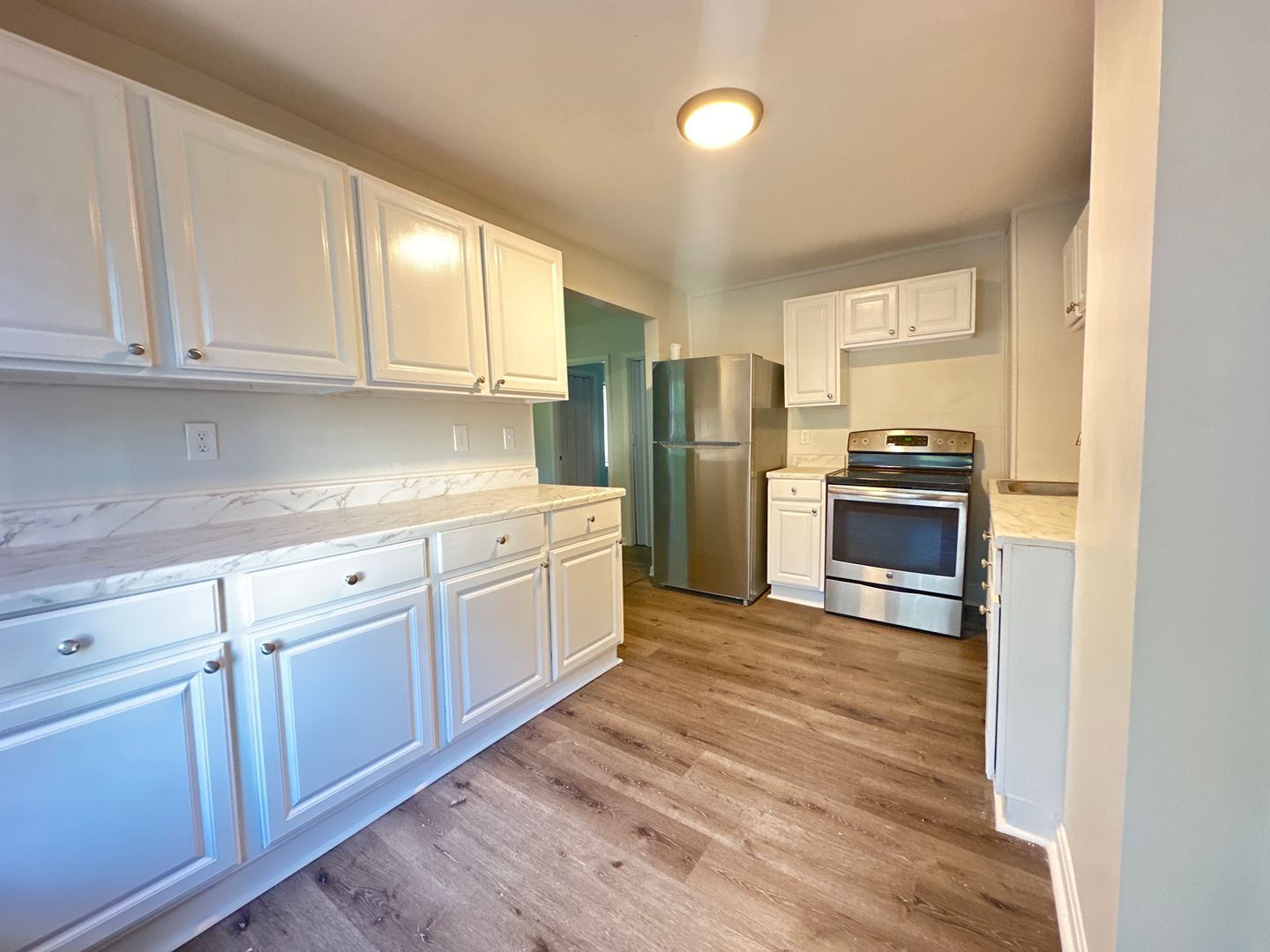 2 Bedroom Unit Close to Downtown