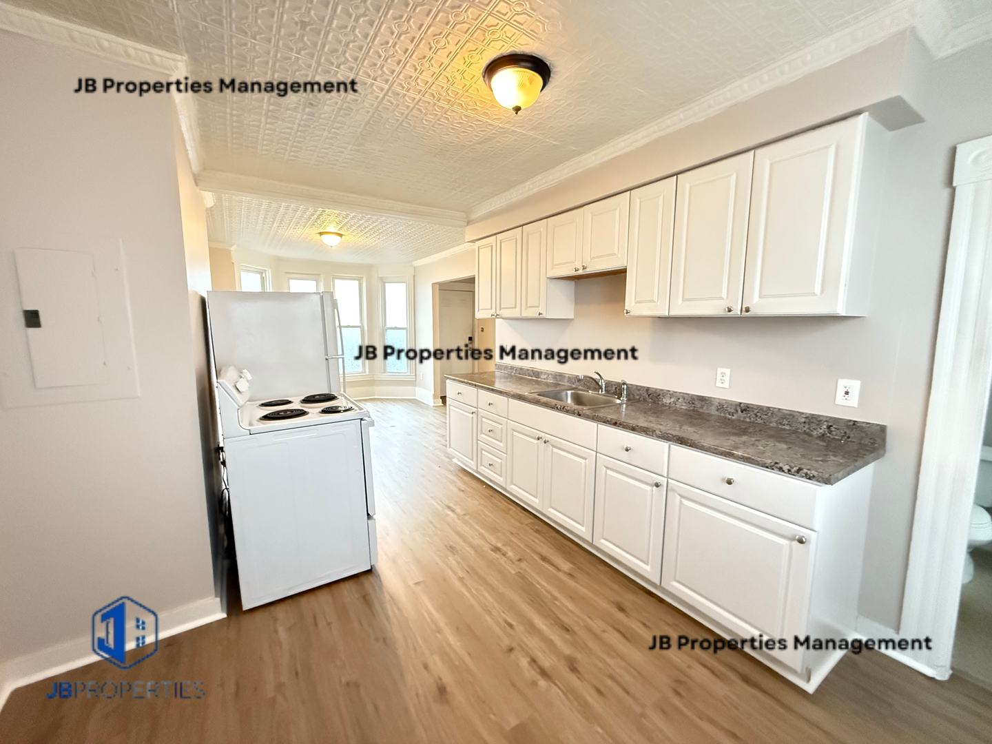 Manchester Apartment: 312 -314 Lake Ave