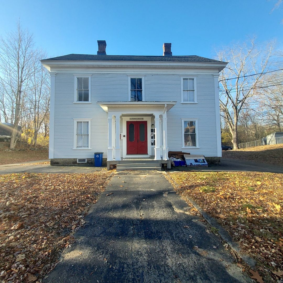 Newmarket Apartment: 3 Packers Falls Rd