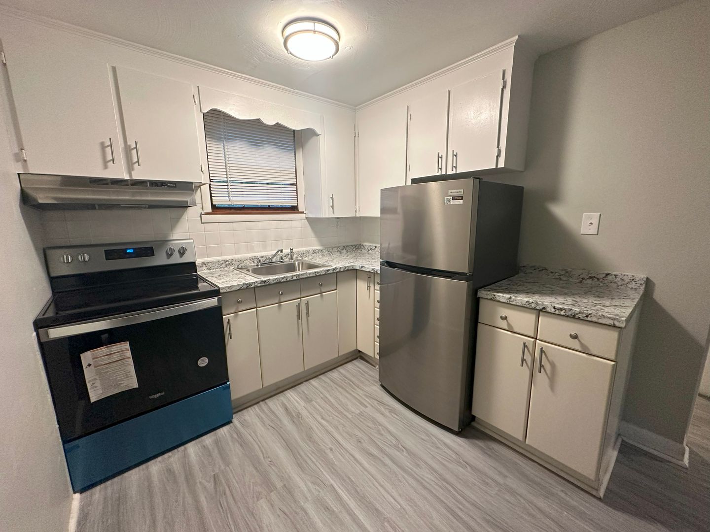 Kingston Apartment: 2 Main St