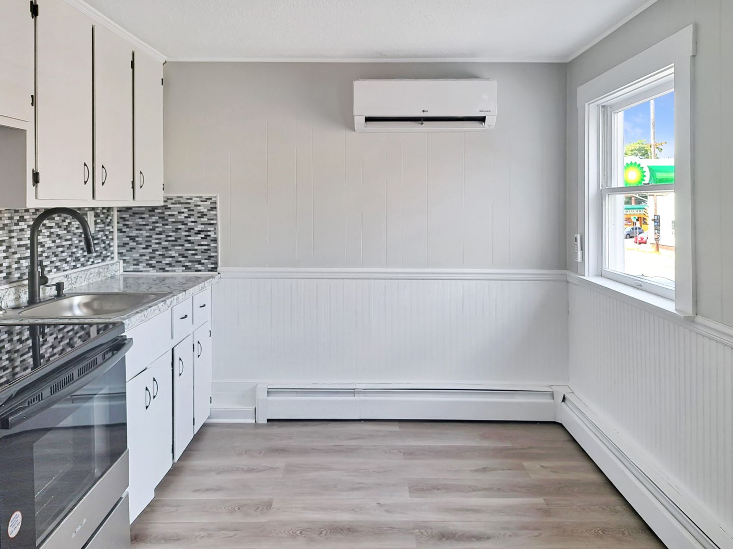 Lowell Apartment: 151 Andover St