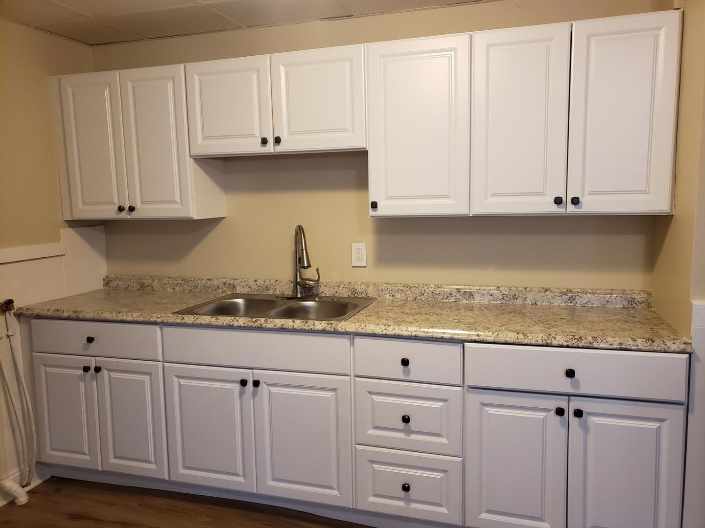 Manchester Apartment: 305 Amherst St