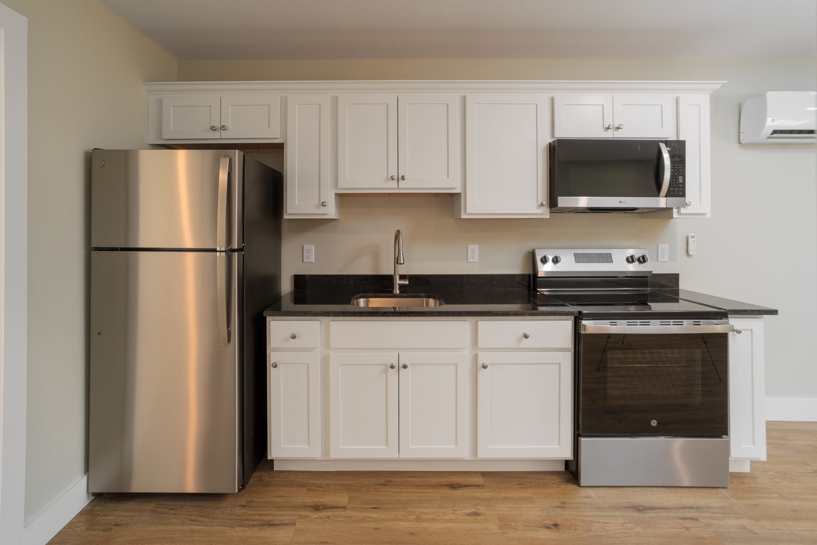 Boscawen Apartment: 145 King St