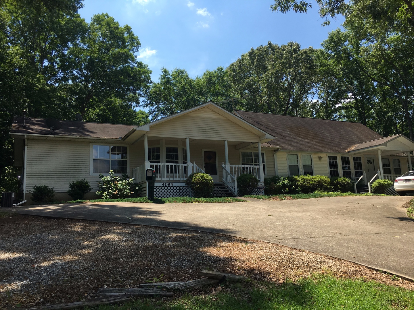 Oxford House: 4084 Friendship Road