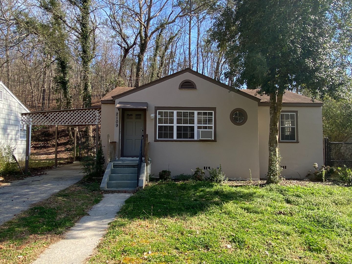 Anniston House: 2109 Thomas Avenue