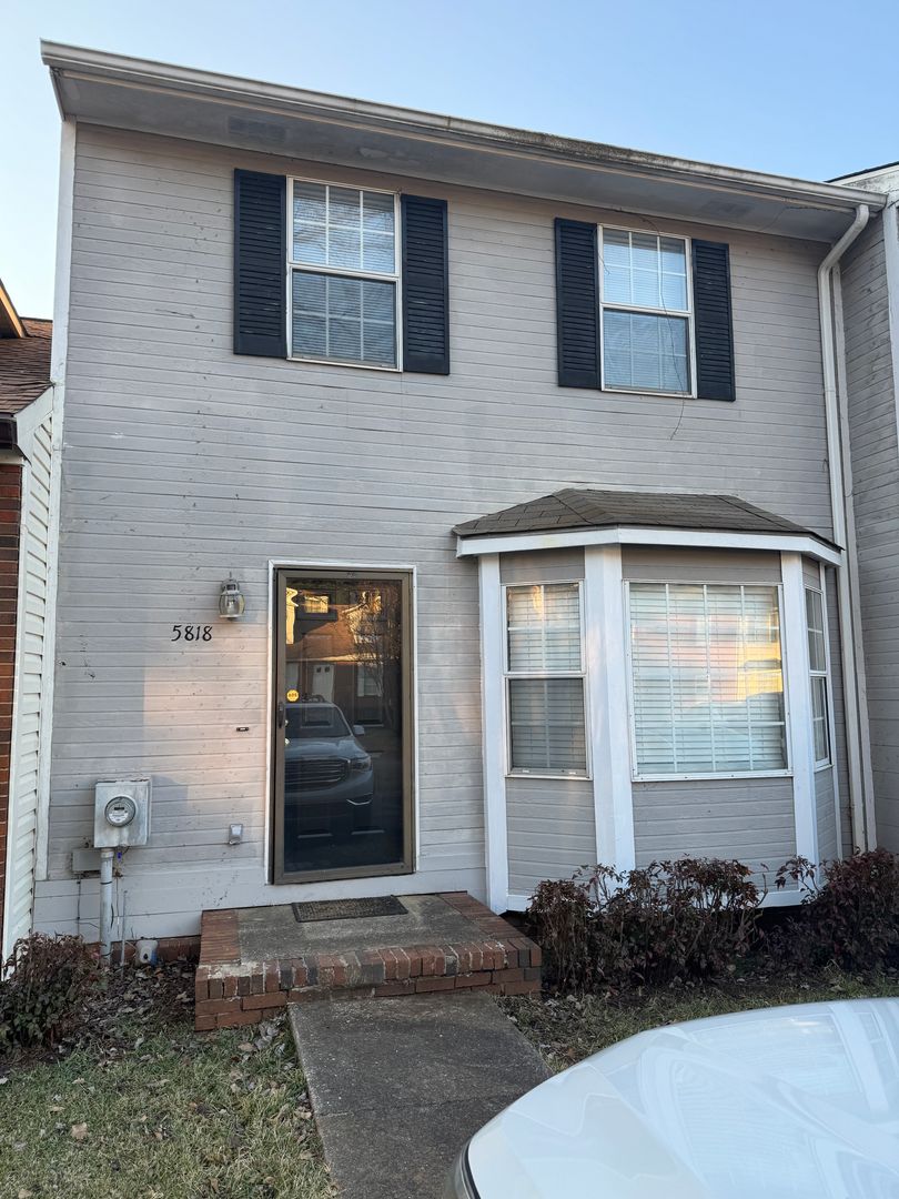 Anniston House: 5818 Woodgate Circle