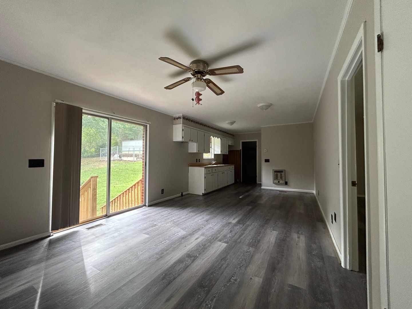 Oxford House: 310 W 6th Street