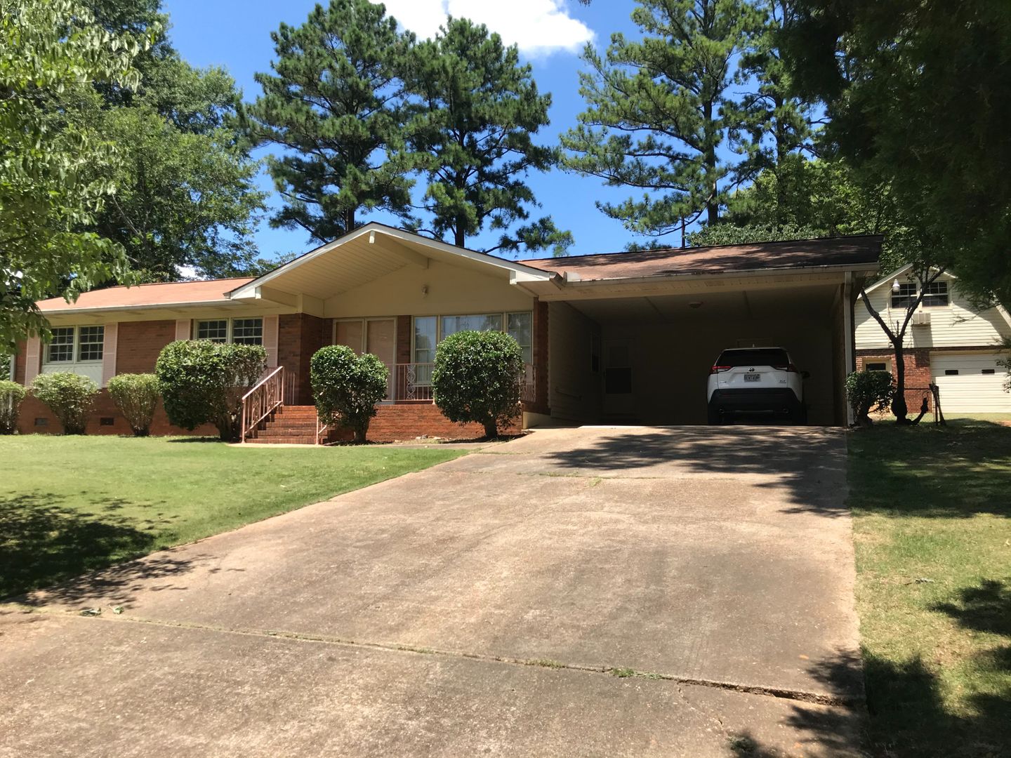 Oxford House: 946 Boswell Drive