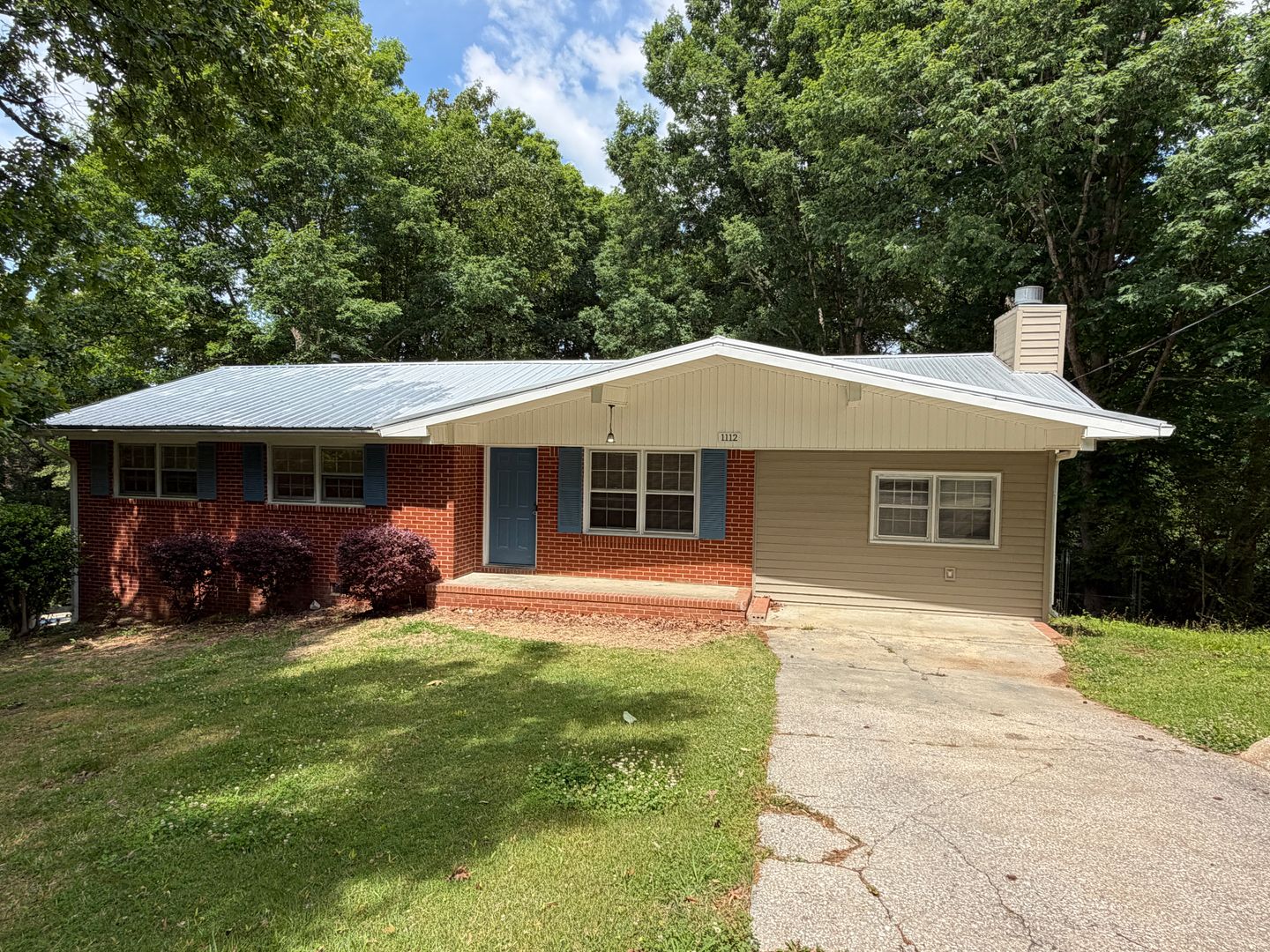 Weaver House: 1112 Ridge Drive