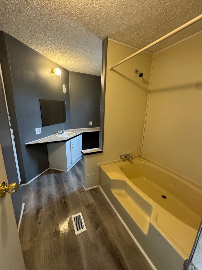 Oxford Apartment: 88 My Drive