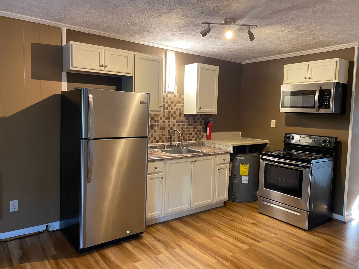 Oxford Apartment: 1120 Stewart Street