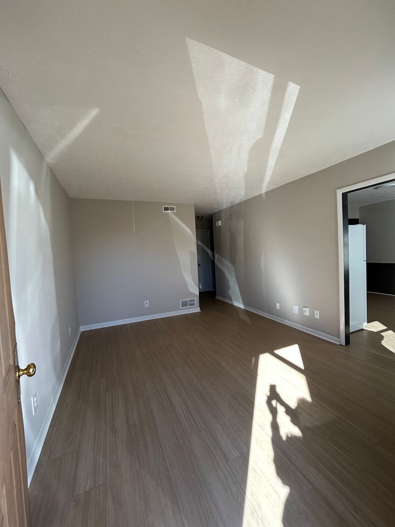 Oxford Apartment: 420 McCullars Lane