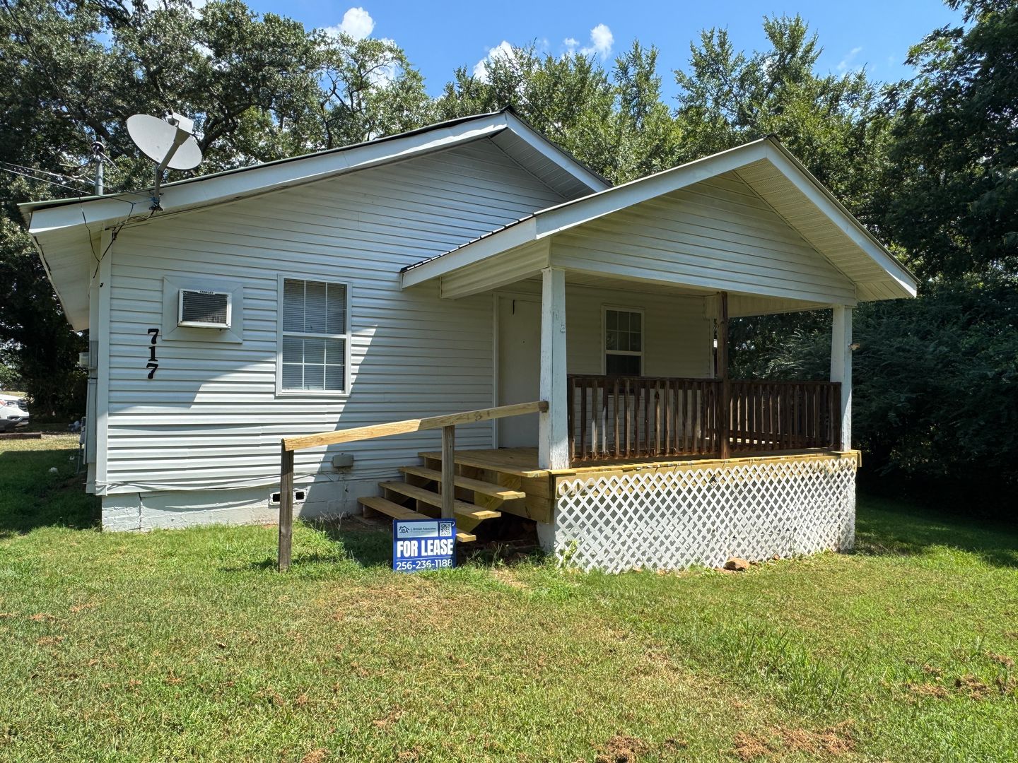 Jacksonville House: 717 Washington Street NW