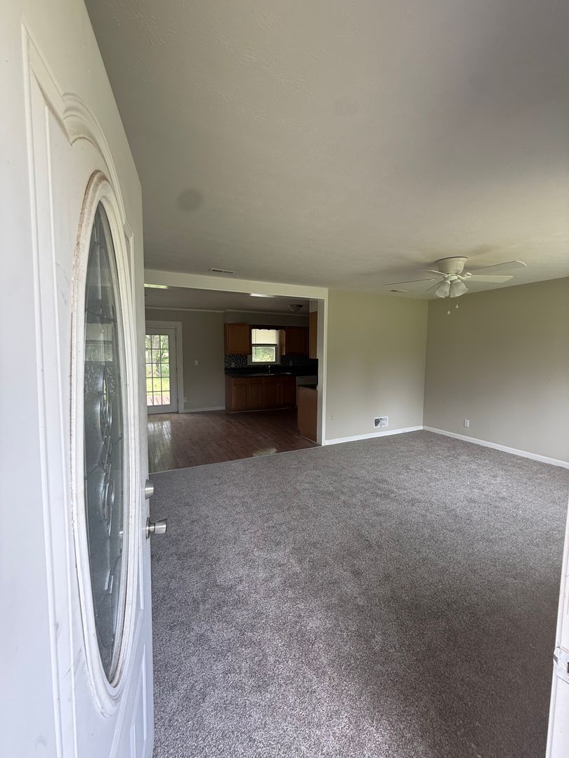 Anniston House: 24 Jerome Circle