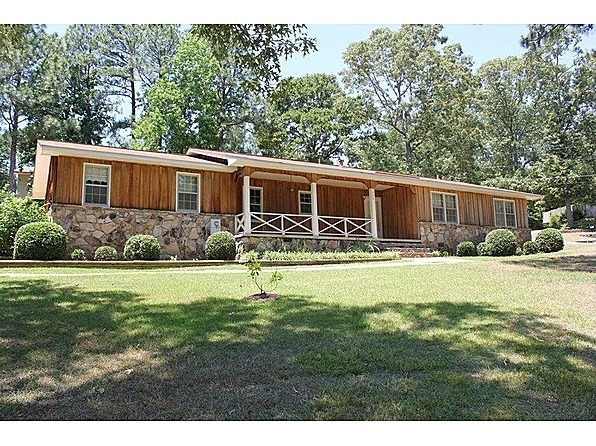 Oxford House: 880 Locke Drive