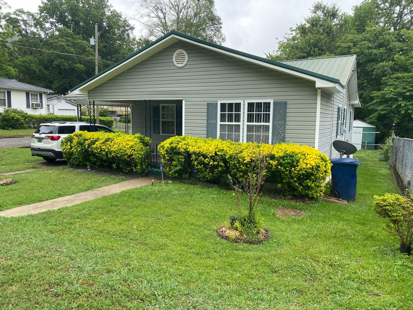 Anniston House: 220 E 30th Street