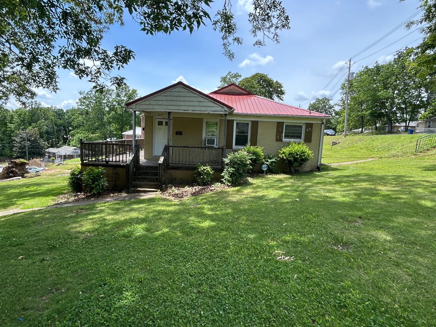 Anniston Apartment: Marguerite Ave