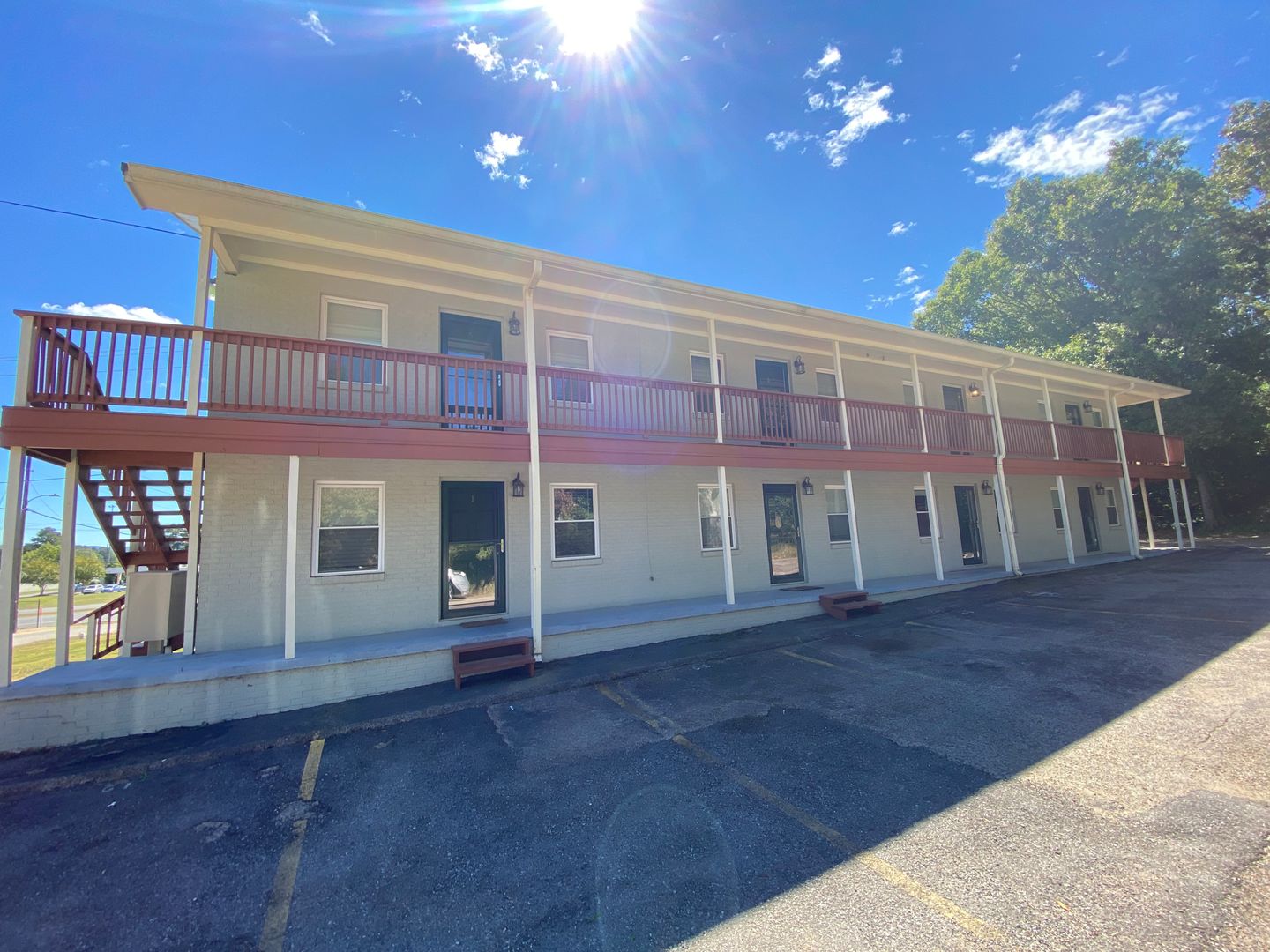 Oxford Apartment: 1120 Stewart Street