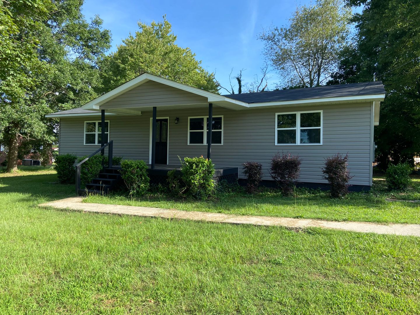 Anniston House: 3508 Choccolocco Rd