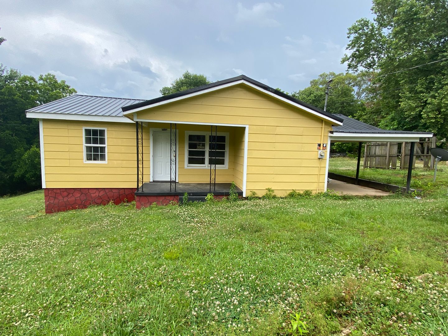 Anniston House: 2721 Simpson Street