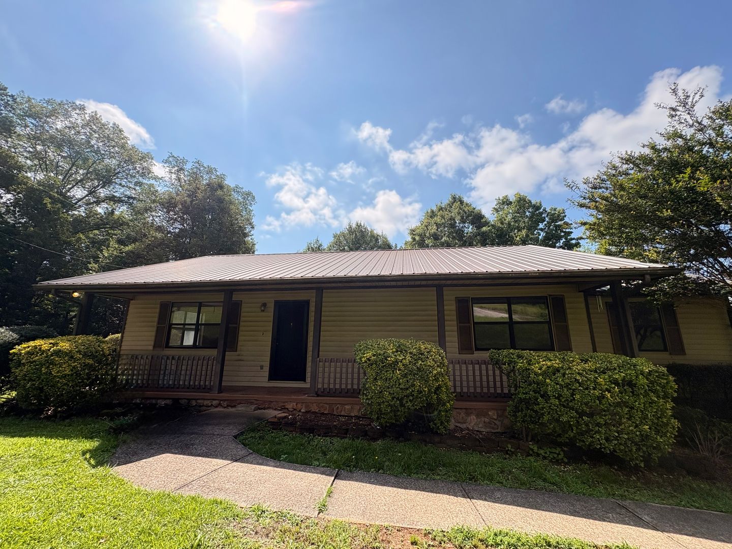 Oxford House: 901 Locke Drive