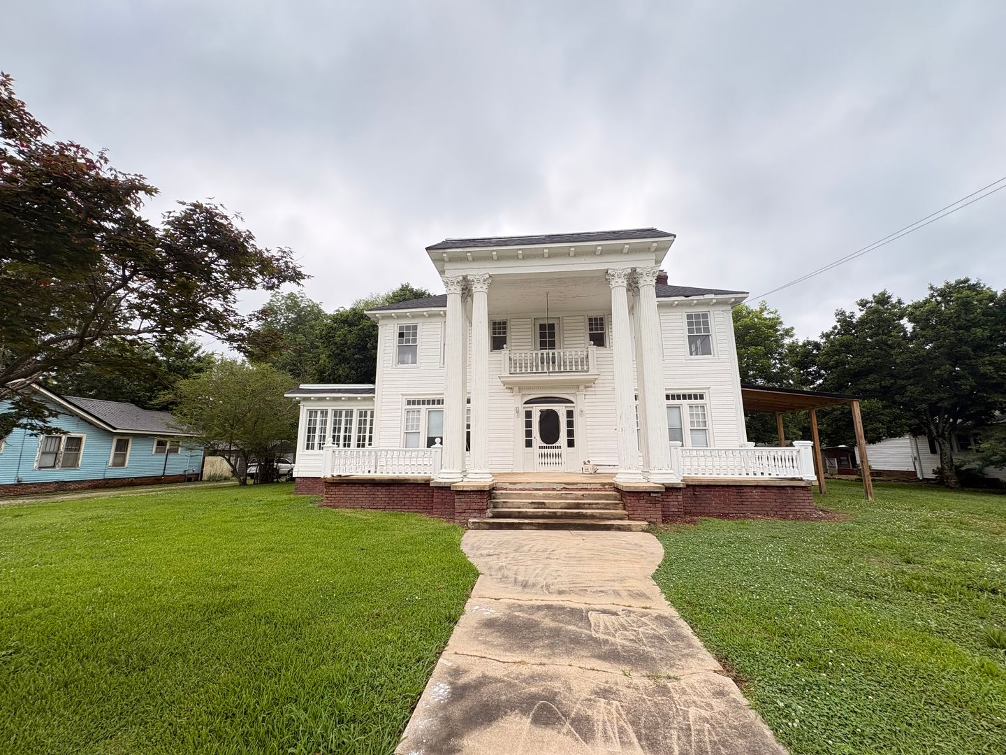 Piedmont House: 311 N Center Ave