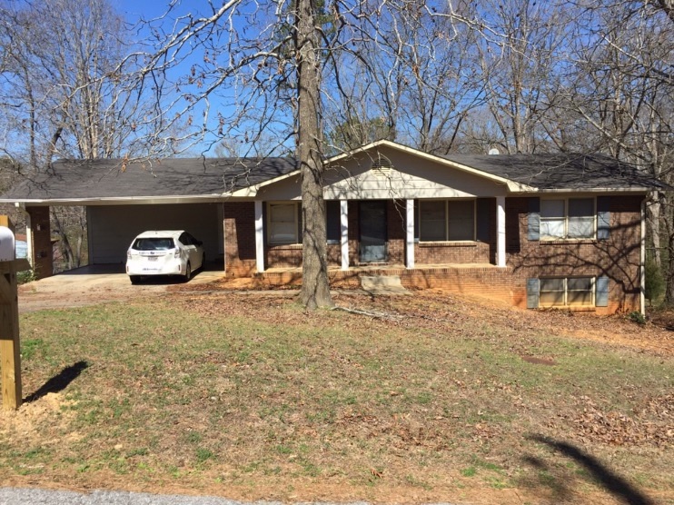 Anniston House: 1215 Wildoak Drive