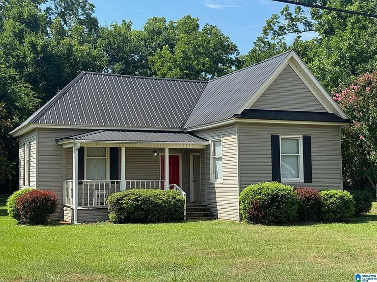 Jacksonville House: 516 Mountain Street NW