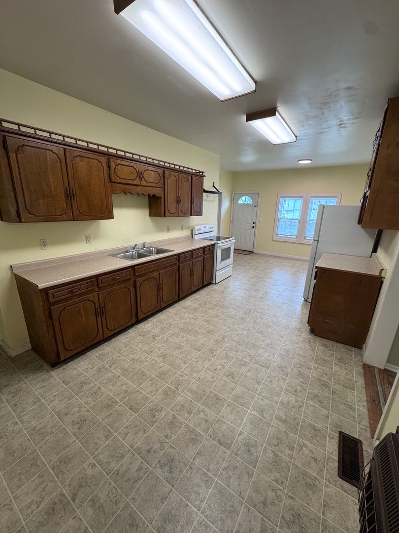 Jacksonville House: 99 Smith Circle