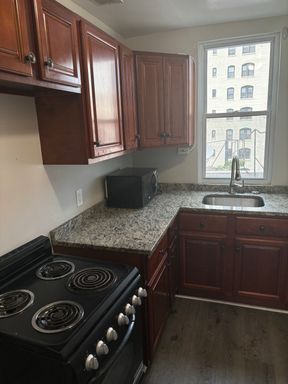 Apartment – 110 E Preston St - Unit 4, Baltimore, MD 21202