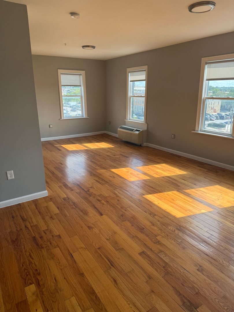 231 E North Ave