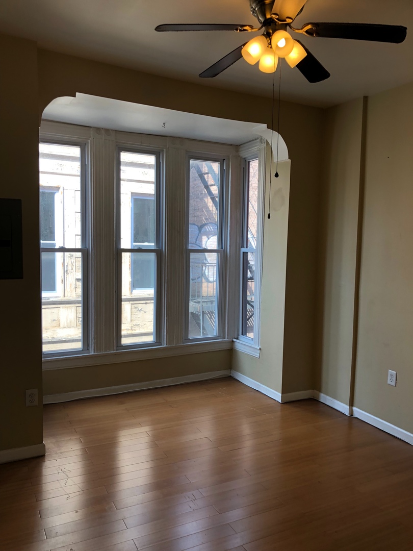 Baltimore Apartment: 207 E Preston St