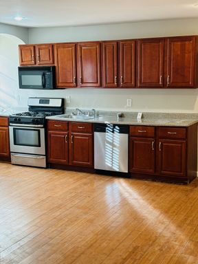 2 Bedroom Apartment – 207 E Preston St - Unit 3B, Baltimore, MD 21202