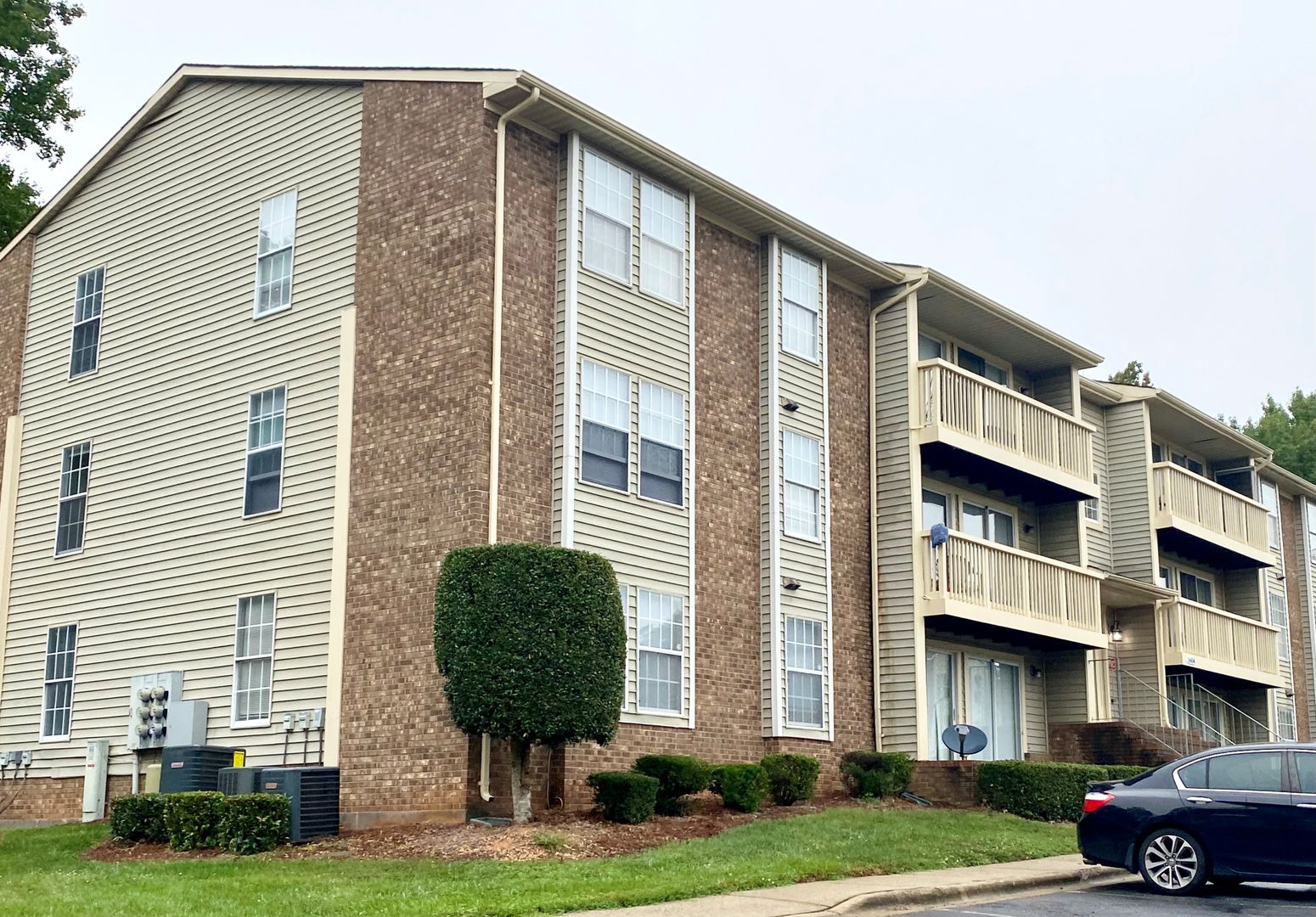 Charlotte Condo: 1604 Arlyn Cir. Apt J