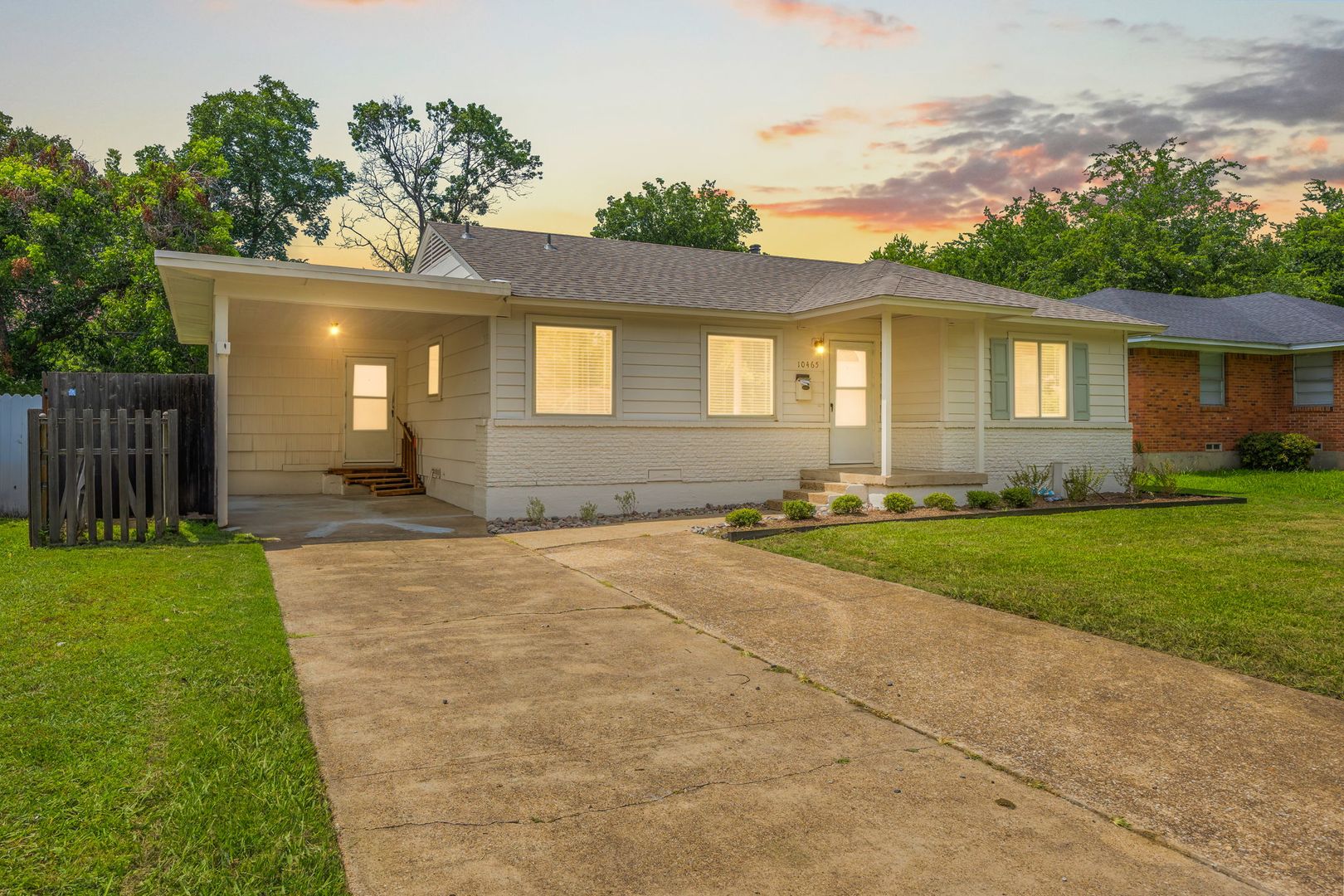 Dallas House: 10465 Ferguson Rd
