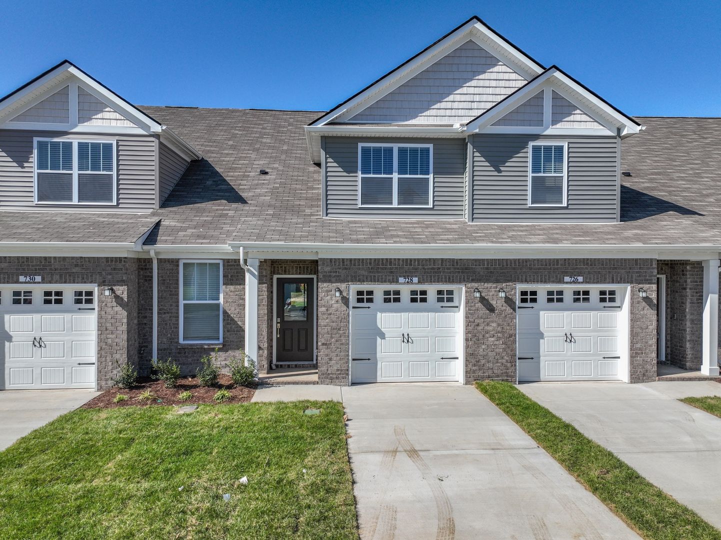 Lebanon Townhome: 728 Mickelson Way