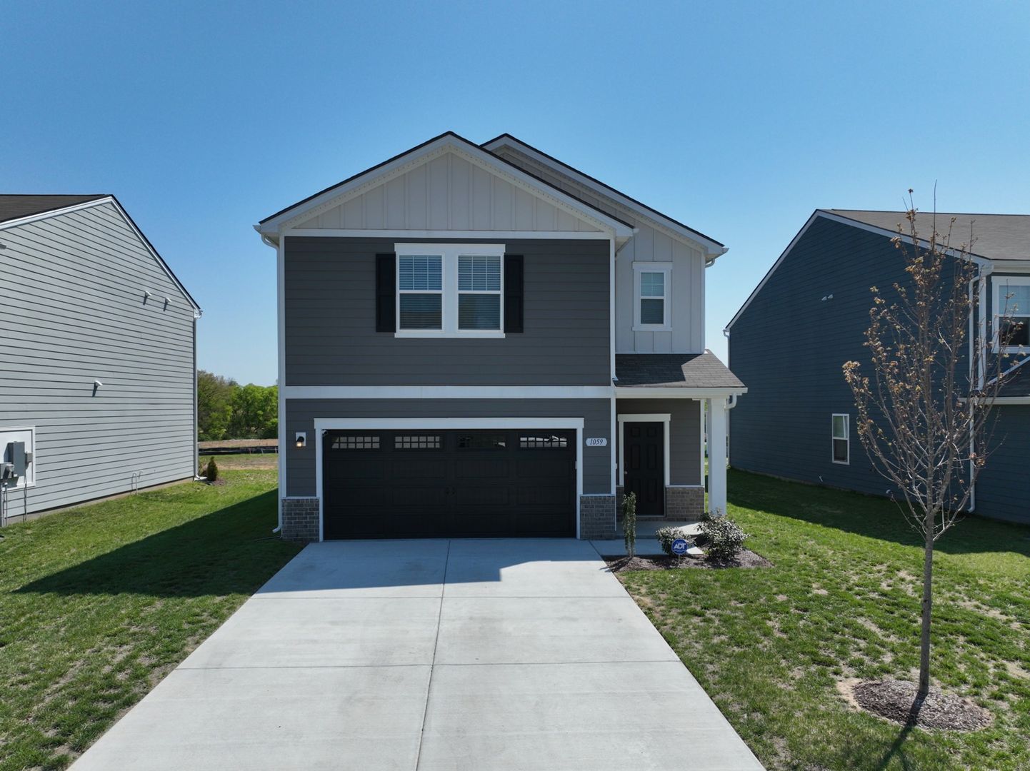 La Vergne House: 1059 Large Poppy Dr