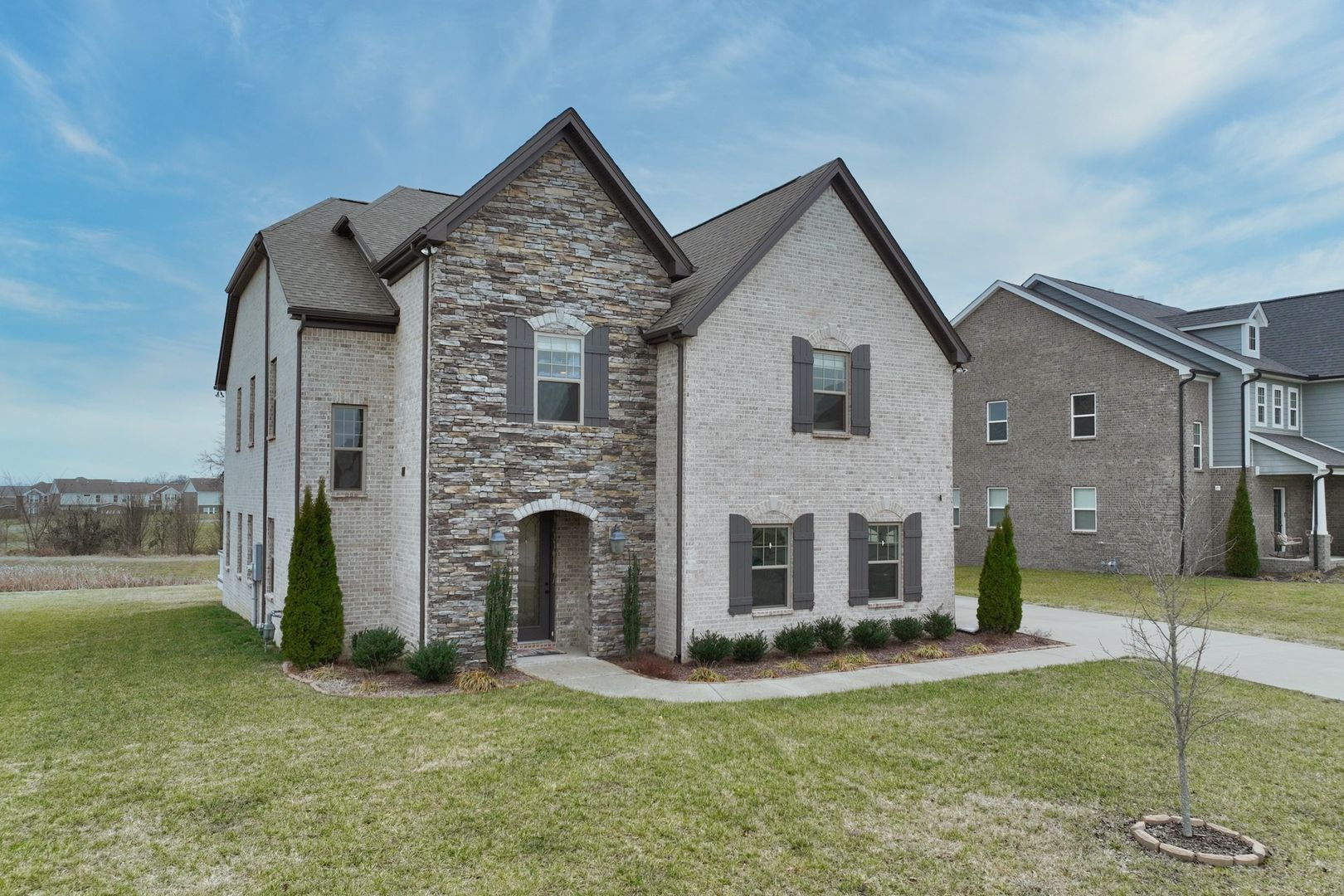 Spring Hill House: 2939 Stewart Campbell Pt