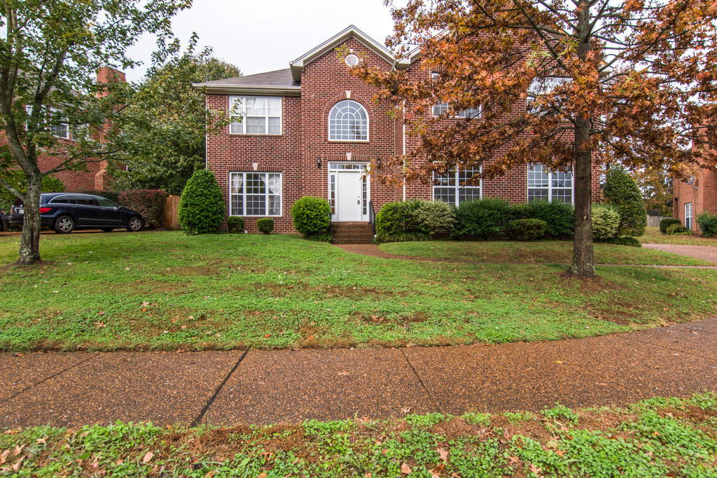 Franklin House: 235 Bancroft Cove