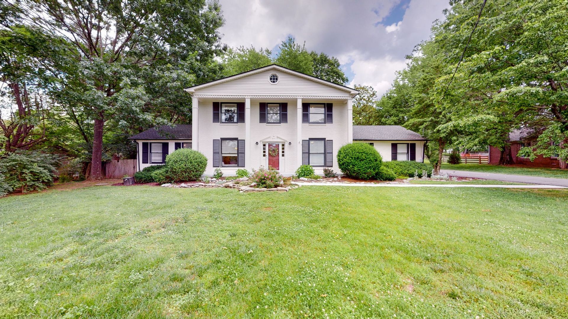 Brentwood House: 706 Wilson Pike
