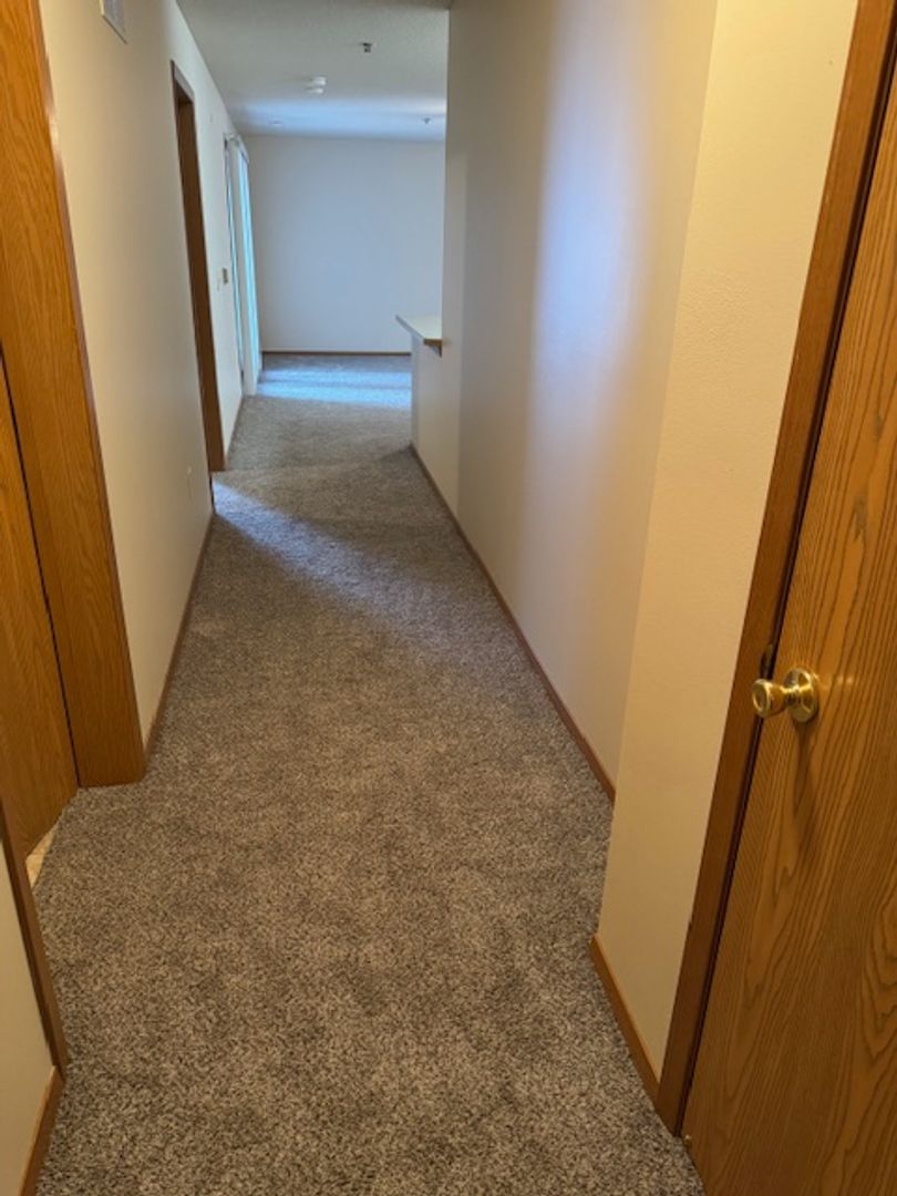 Sioux Falls Apartment: 6320 S Avalon Ave