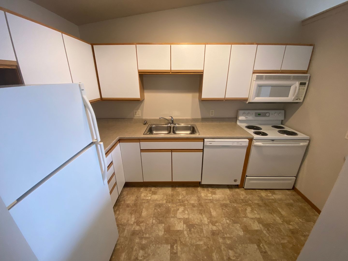 Sioux Falls Apartment: 6320 S Avalon Ave