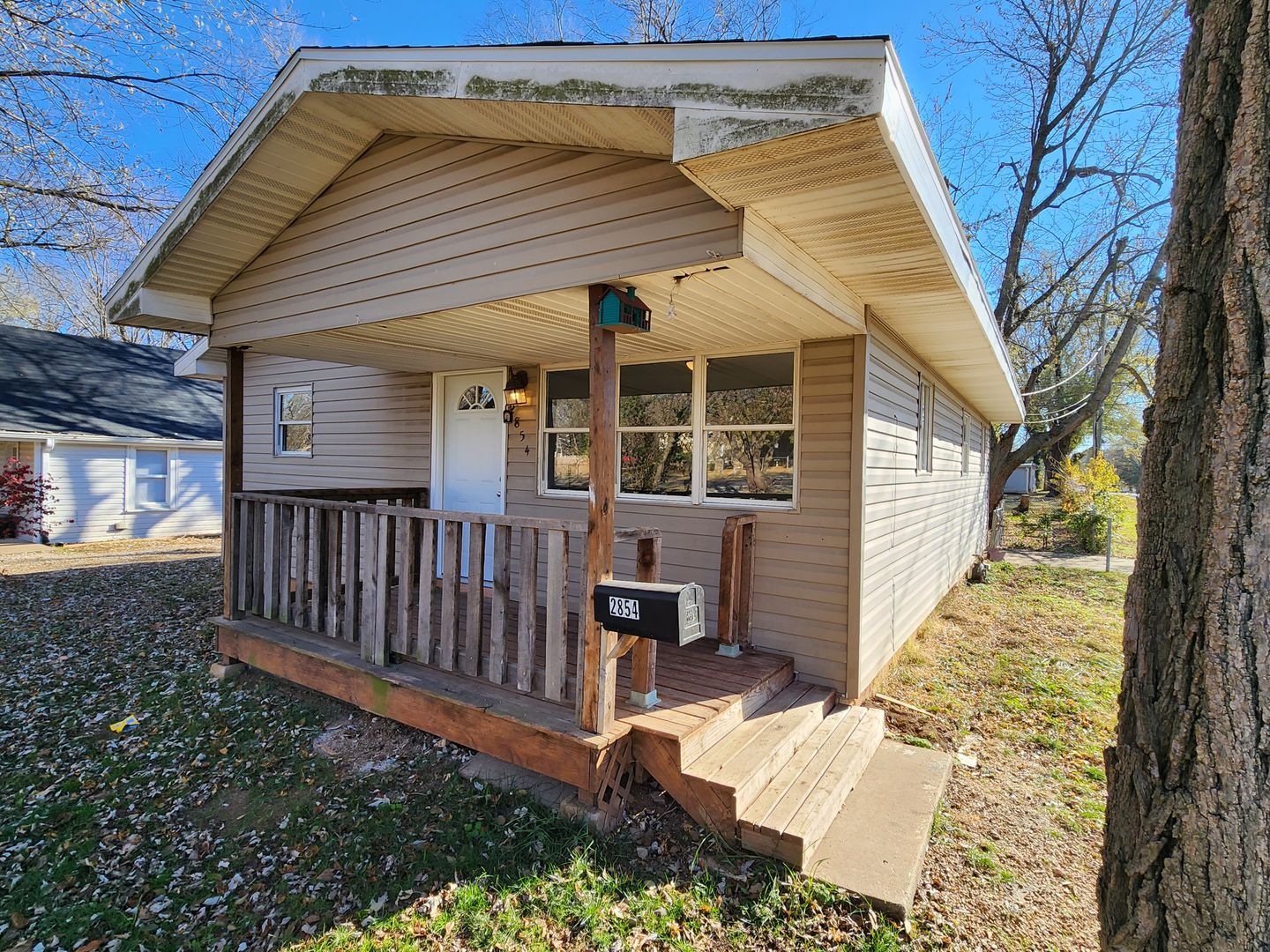 Springfield House: 2854 W Walnut