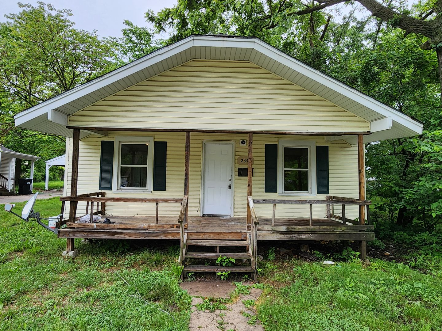 Springfield House: 2345 N Prospect