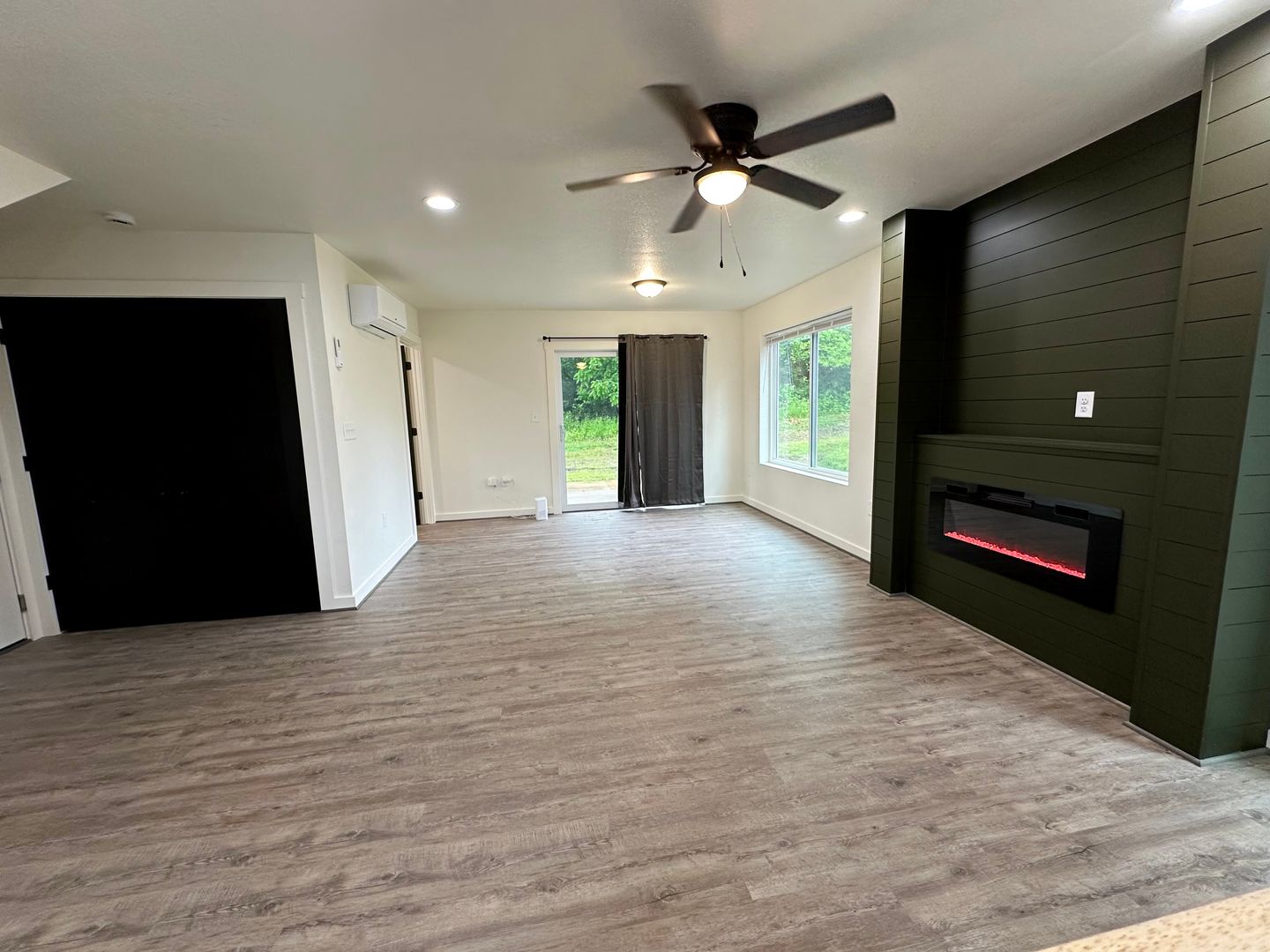 Sedalia Apartment: 1350 E 24th St